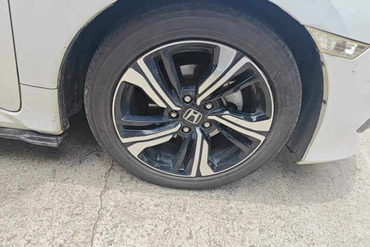 Used Honda Civic 2016 220TURBO CVT Prestige Edition Right Front Wheel Hub