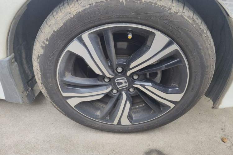 Used Honda Civic 2016 220TURBO CVT Prestige Edition Right Front Wheel Hub
