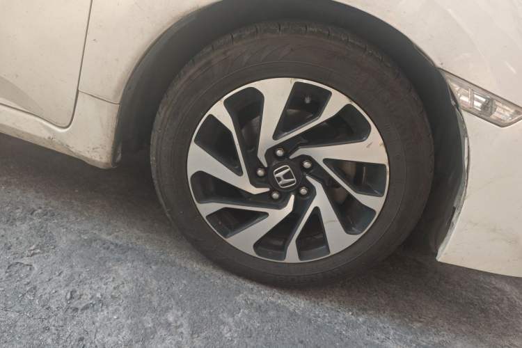 Used Honda Civic 2016 220TURBO CVT Luxury Edition Right Front Wheel Hub
