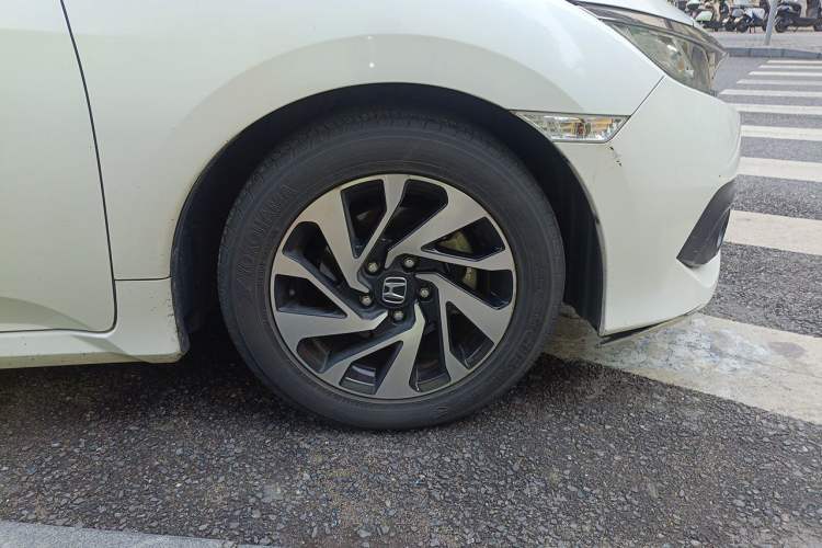 Used Honda Civic 2016 220TURBO CVT Luxury Edition Right Front Wheel Hub