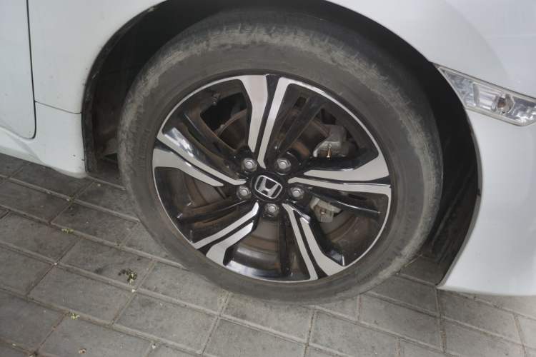 Used Honda Civic 2016 220TURBO CVT Prestige Edition Right Front Wheel Hub