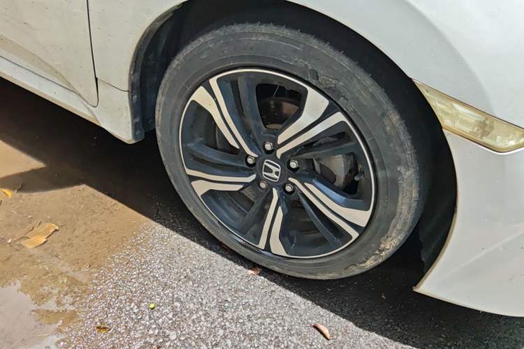 Used Honda Civic 2016 220TURBO CVT Prestige Edition Right Front Wheel Hub