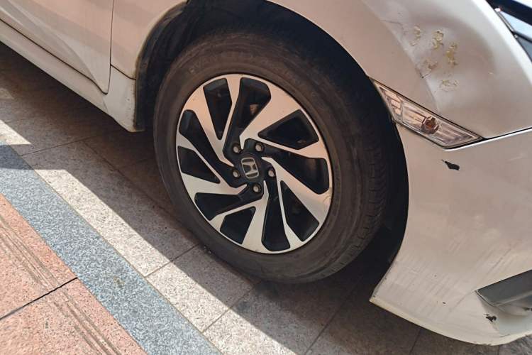 Used Honda Civic 2016 220TURBO CVT Luxury Edition Right Front Wheel Hub