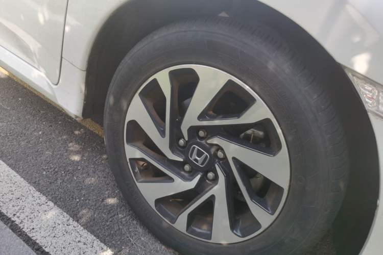 Used Honda Civic 2016 220TURBO CVT Luxury Edition Right Front Wheel Hub