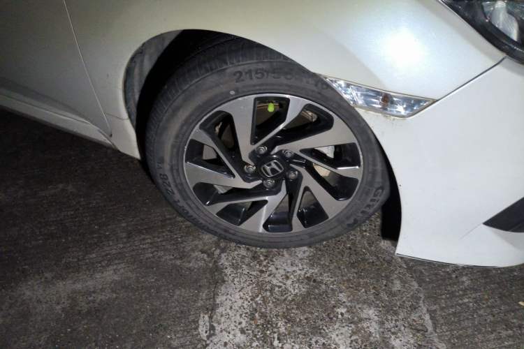 Used Honda Civic 2016 220TURBO CVT Luxury Edition Right Front Wheel Hub