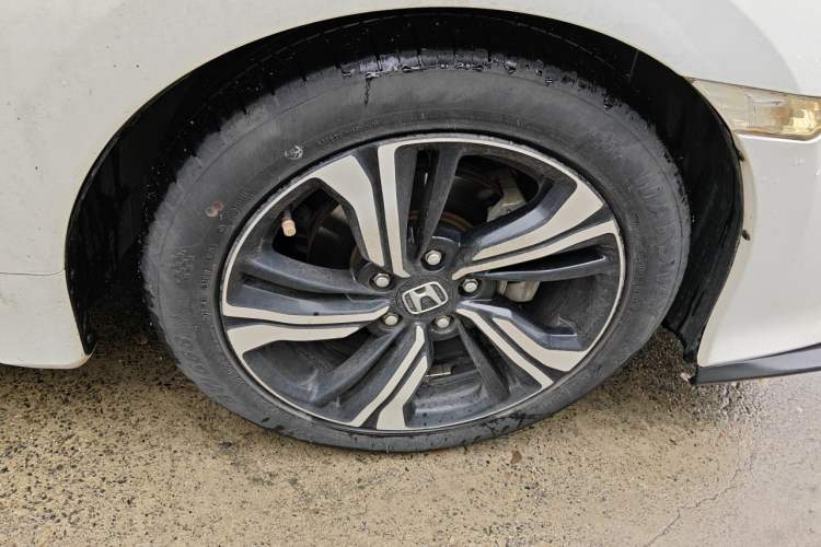 Used Honda Civic 2016 220TURBO CVT Prestige Edition Right Front Wheel Hub