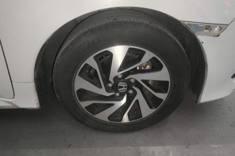 Used Honda Civic 2016 220TURBO CVT Luxury Edition Right Front Wheel Hub