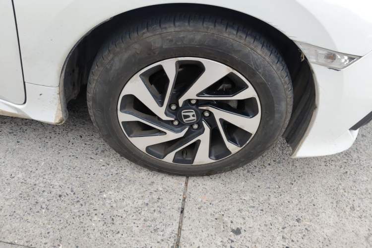 Used Honda Civic 2016 220TURBO CVT Luxury Edition Right Front Wheel Hub
