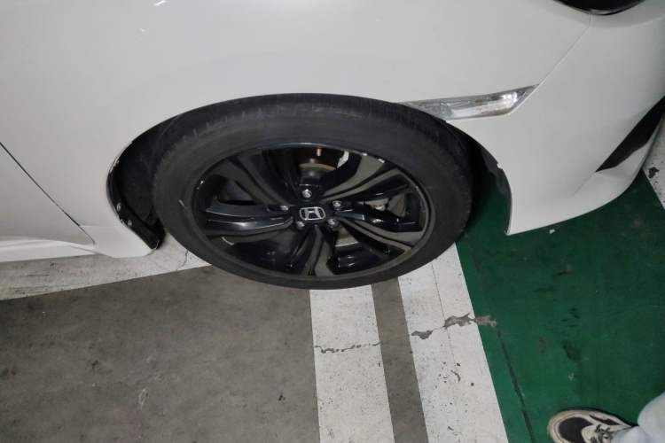 Used Honda Civic 2016 220TURBO CVT Luxury Edition Right Front Wheel Hub