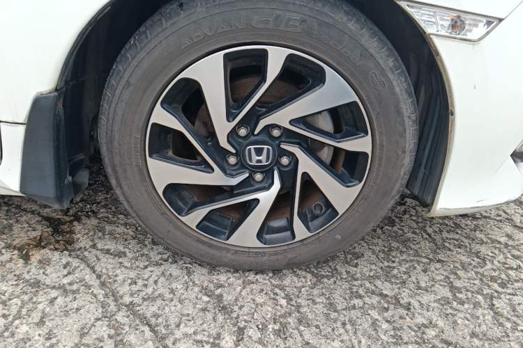 Used Honda Civic 2016 220TURBO CVT Luxury Edition Right Front Wheel Hub