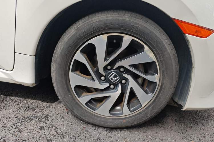 Used Honda Civic 2016 220TURBO CVT Luxury Edition Right Front Wheel Hub