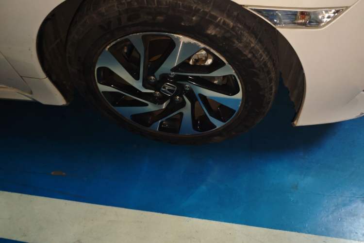Used Honda Civic 2016 220TURBO CVT Luxury Edition Right Front Wheel Hub