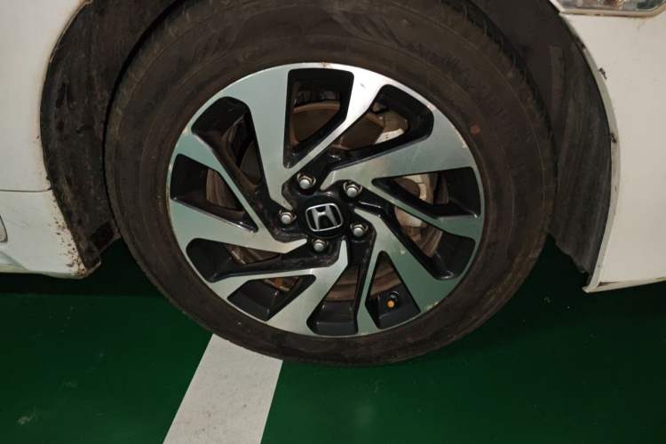 Used Honda Civic 2016 220TURBO CVT Luxury Edition Right Front Wheel Hub