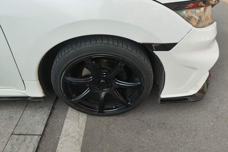 Used Honda Civic 2016 220TURBO CVT Luxury Edition Right Front Wheel Hub