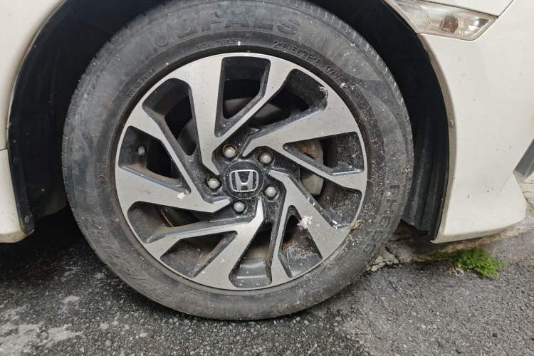 Used Honda Civic 2016 220TURBO CVT Luxury Edition Right Front Wheel Hub
