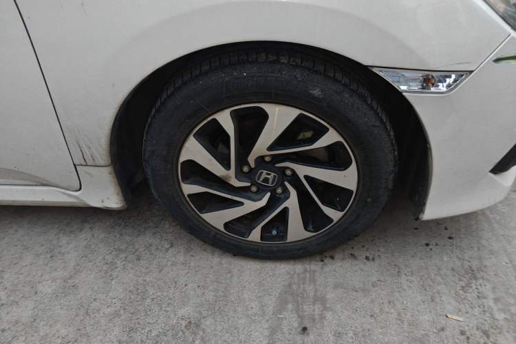 Used Honda Civic 2016 220TURBO CVT Luxury Edition Right Front Wheel Hub