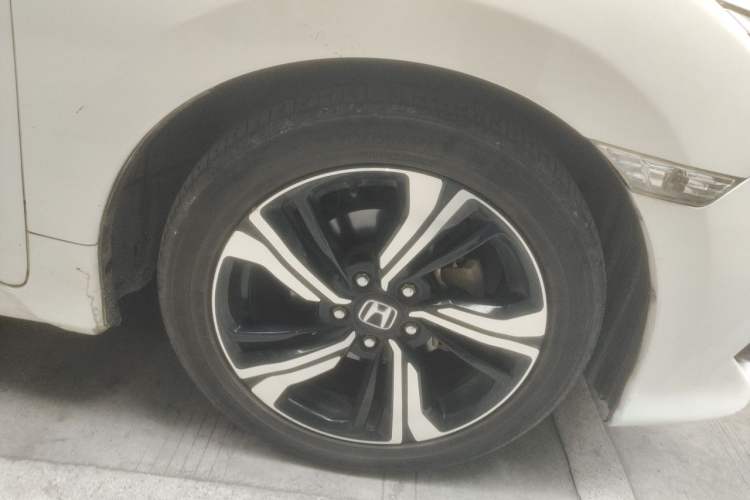 Used Honda Civic 2016 220TURBO CVT Prestige Edition Right Front Wheel Hub