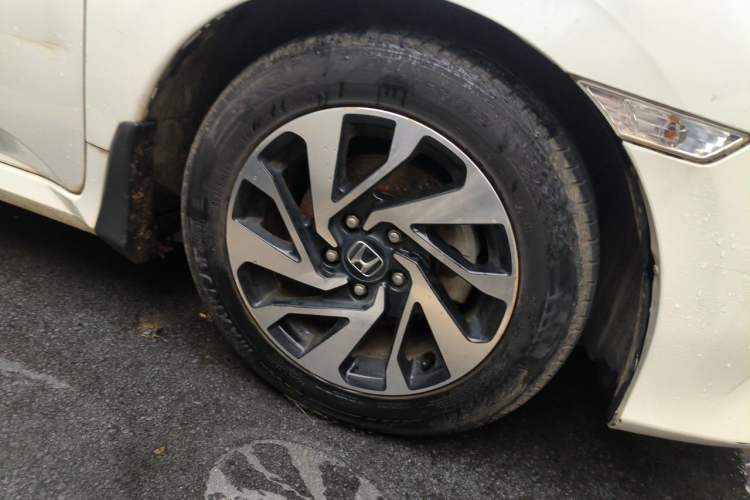 Used Honda Civic 2016 220TURBO CVT Luxury Edition Right Front Wheel Hub