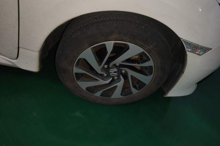 Used Honda Civic 2016 220TURBO CVT Luxury Edition Right Front Wheel Hub
