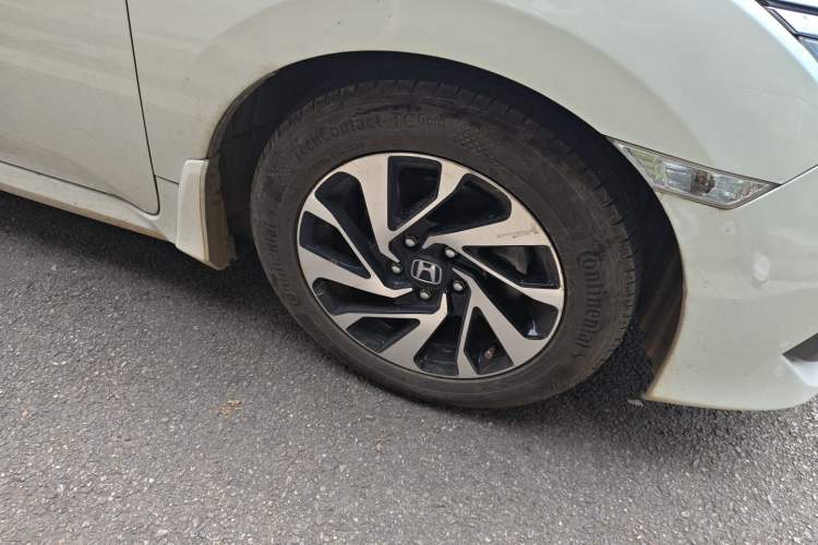 Used Honda Civic 2016 220TURBO CVT Luxury Edition Right Front Wheel Hub