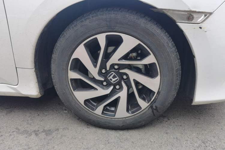 Used Honda Civic 2016 220TURBO CVT Luxury Edition Right Front Wheel Hub
