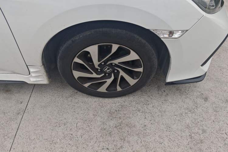Used Honda Civic 2016 220TURBO CVT Luxury Edition Right Front Wheel Hub