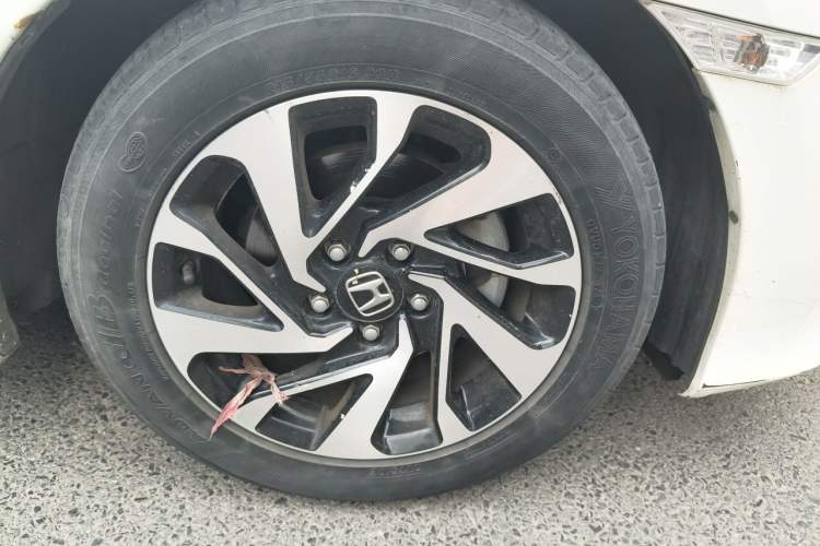 Used Honda Civic 2016 220TURBO Manual Luxury Edition Right Front Wheel Hub