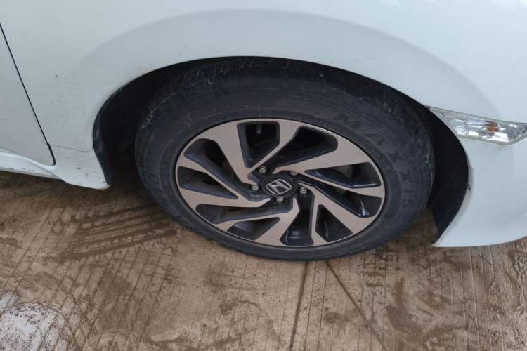Used Honda Civic 2016 220TURBO CVT Luxury Edition Right Front Wheel Hub