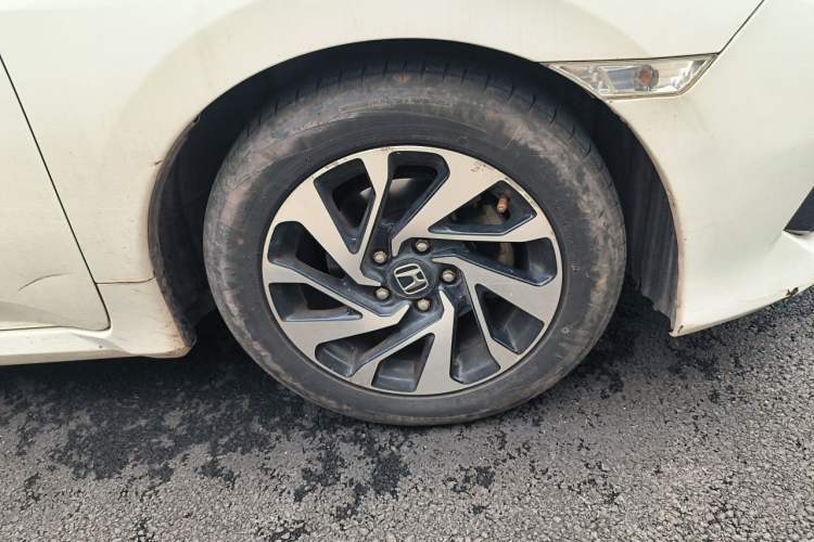 Used Honda Civic 2016 220TURBO CVT Luxury Edition Right Front Wheel Hub