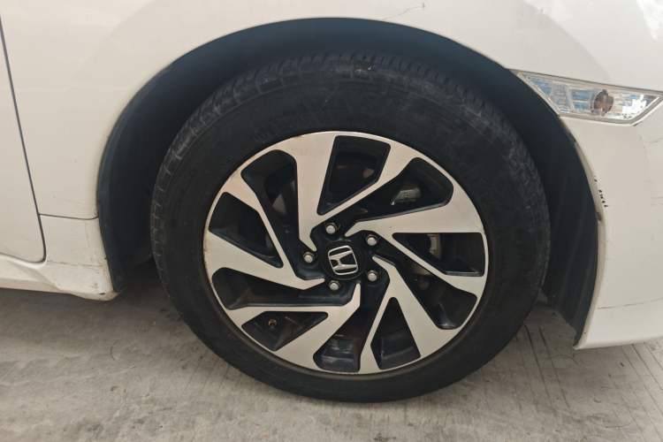 Used Honda Civic 2016 220TURBO CVT Luxury Edition Right Front Wheel Hub