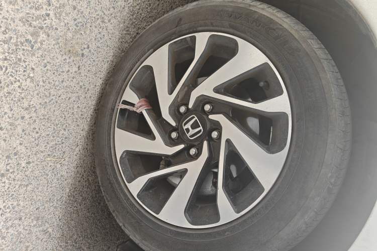 Used Honda Civic 2016 220TURBO CVT Luxury Edition Right Front Wheel Hub