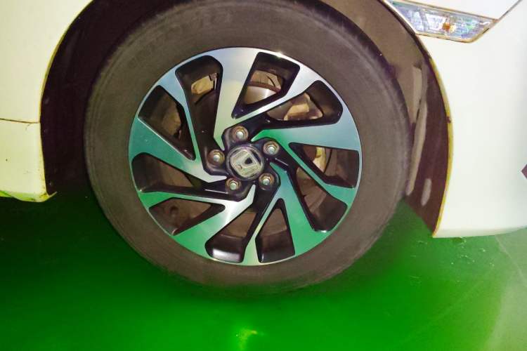Used Honda Civic 2016 220TURBO Manual Luxury Edition Right Front Wheel Hub