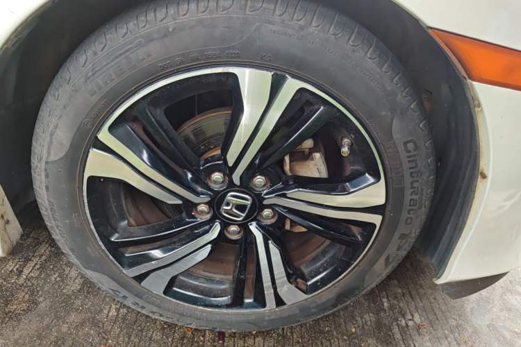 Used Honda Civic 2016 220TURBO CVT Luxury Edition Right Front Wheel Hub