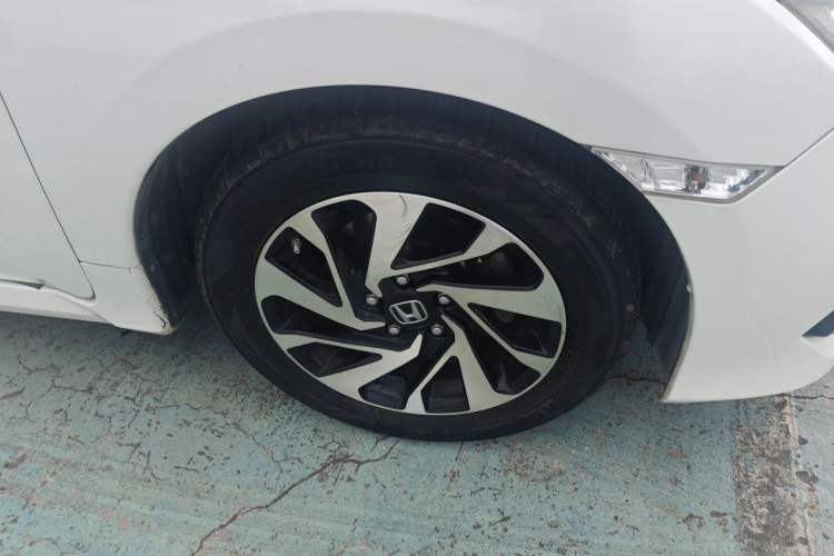 Used Honda Civic 2016 220TURBO CVT Luxury Edition Right Front Wheel Hub