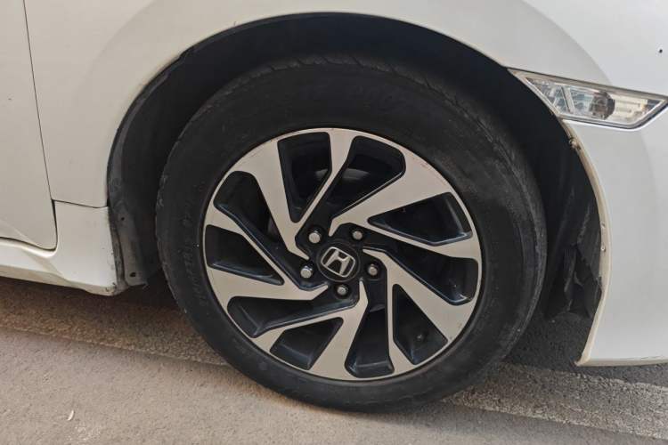 Used Honda Civic 2016 220TURBO CVT Luxury Edition Right Front Wheel Hub