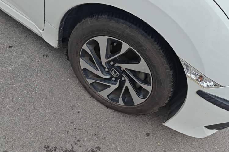 Used Honda Civic 2016 220TURBO CVT Luxury Edition Right Front Wheel Hub