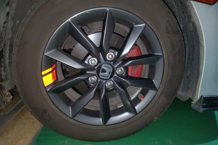 Used Honda Civic 2016 220TURBO CVT Luxury Edition Right Front Wheel Hub