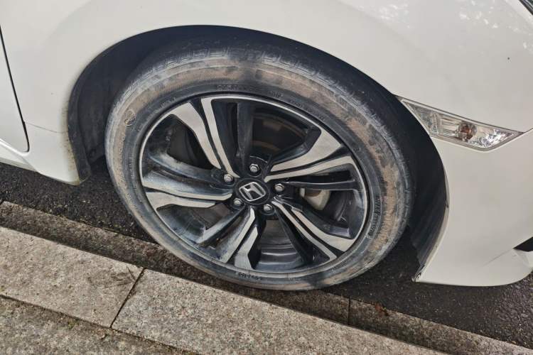 Used Honda Civic 2016 220TURBO CVT Prestige Edition Right Front Wheel Hub
