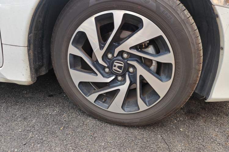 Used Honda Civic 2016 220TURBO CVT Luxury Edition Right Front Wheel Hub