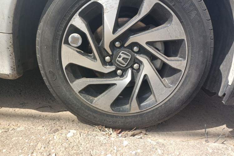 Used Honda Civic 2016 220TURBO CVT Luxury Edition Right Front Wheel Hub