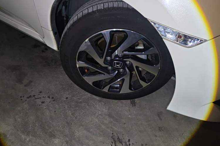 Used Honda Civic 2016 220TURBO CVT Luxury Edition Right Front Wheel Hub