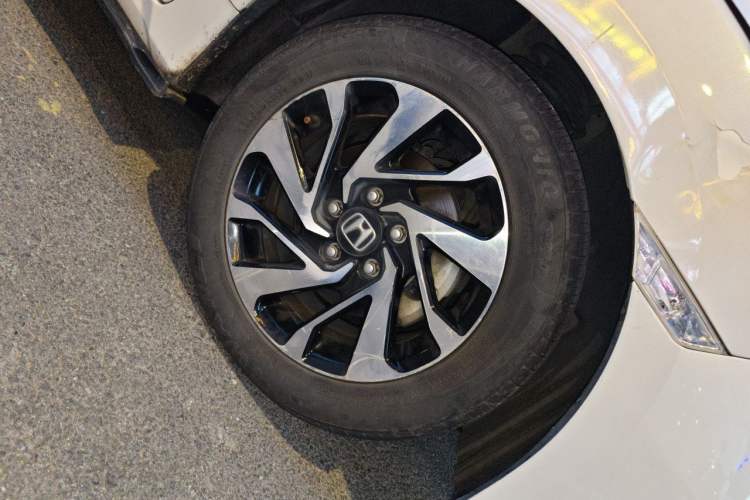 Used Honda Civic 2016 220TURBO CVT Luxury Edition Right Front Wheel Hub