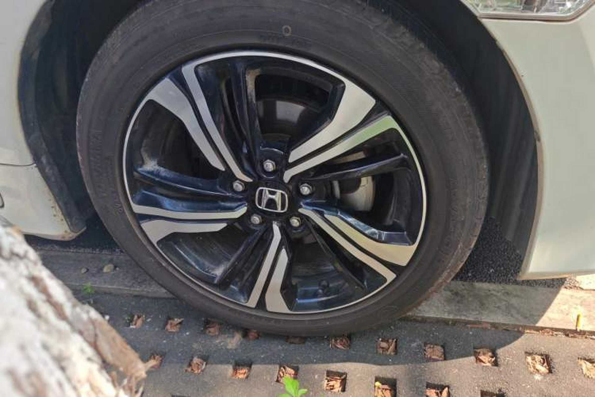 Used Honda Civic 2016 220TURBO CVT Prestige Edition Right Front Wheel Hub