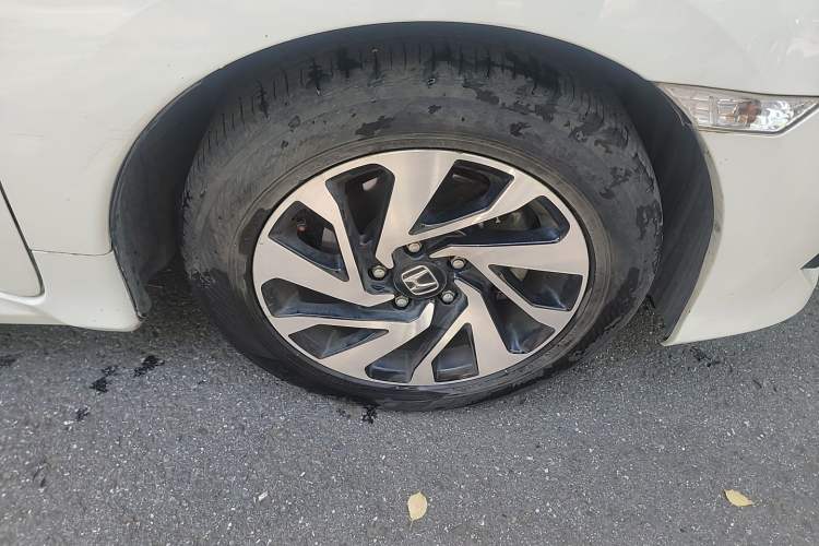 Used Honda Civic 2016 220TURBO CVT Luxury Edition Right Front Wheel Hub