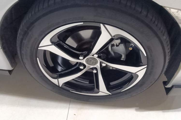 Used Honda Civic 2016 220TURBO Manual Luxury Edition Right Front Wheel Hub