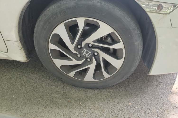 Used Honda Civic 2016 220TURBO CVT Luxury Edition Right Front Wheel Hub