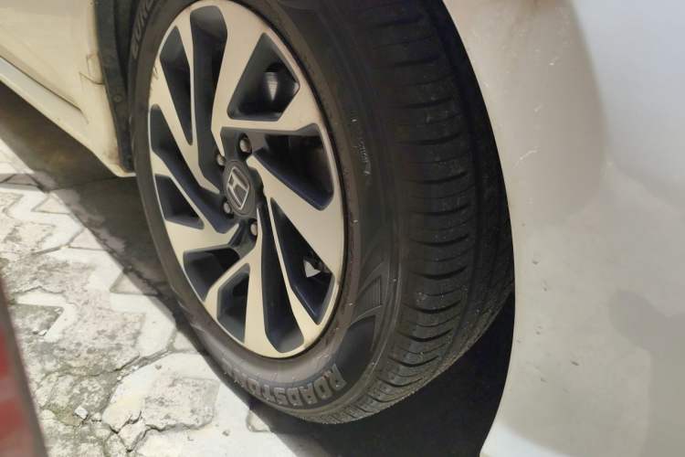 Used Honda Civic 2016 220TURBO CVT Luxury Edition Right Front Wheel Hub