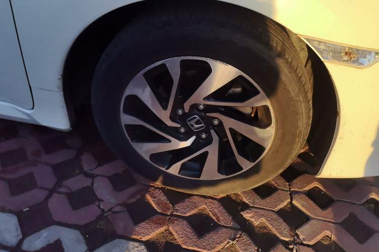 Used Honda Civic 2016 220TURBO CVT Luxury Edition Right Front Wheel Hub