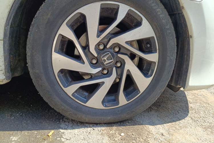 Used Honda Civic 2016 220TURBO CVT Luxury Edition Right Front Wheel Hub