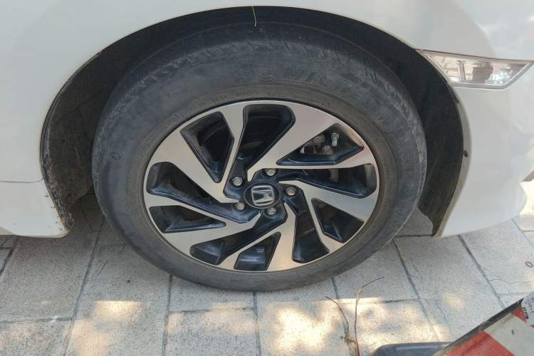Used Honda Civic 2016 220TURBO CVT Luxury Edition Right Front Wheel Hub